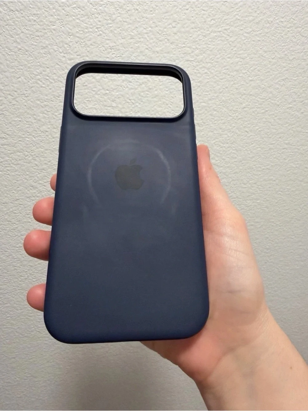 Apple iPhone 17 Pro Max Silicone Case with MagSafe - Midnight